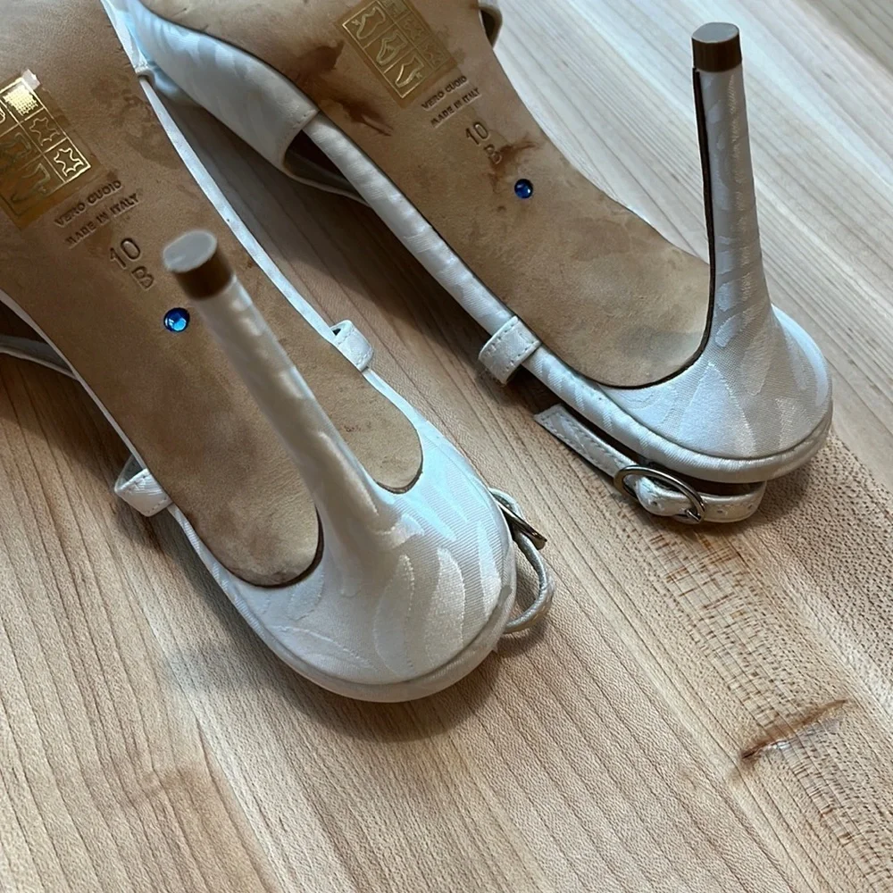 New Something Blue Halen Heels size 10 BUT